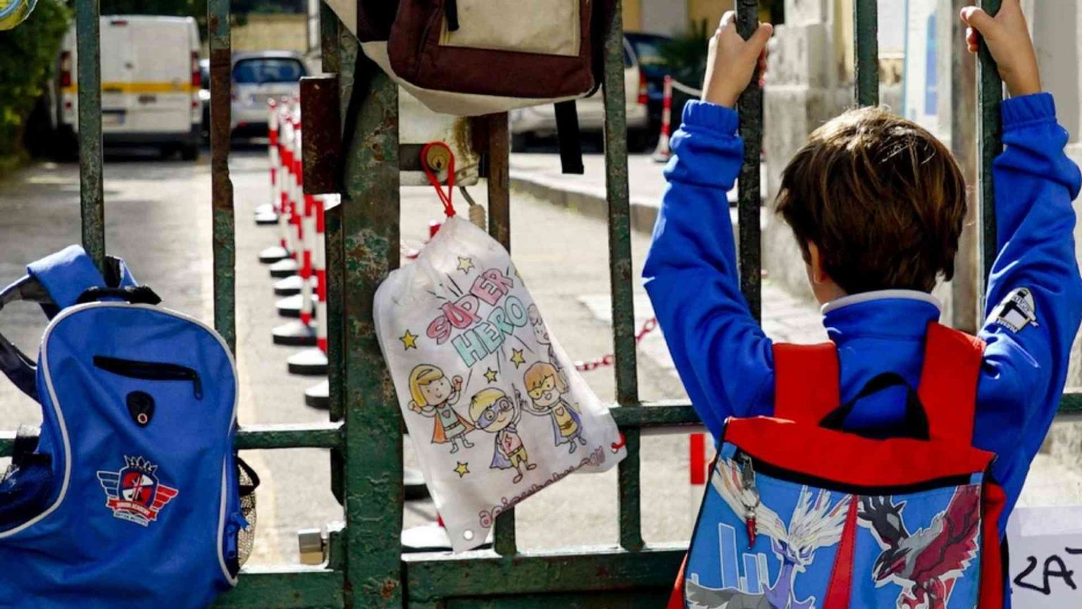 Zone rosse, la scuola che resiste