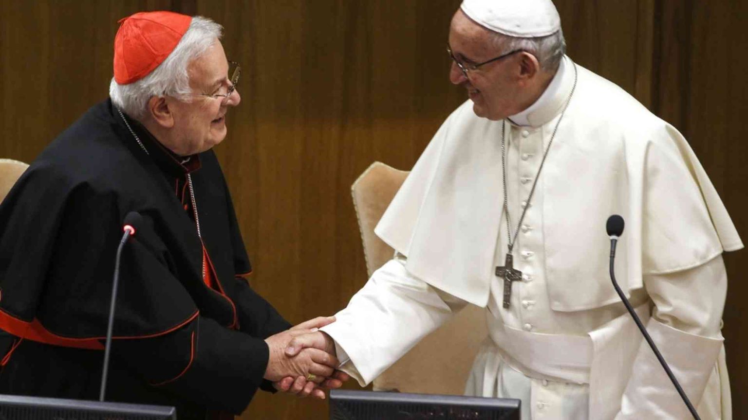 La telefonata del Papa per il cardinale Bassetti: "Forza, forza, forza"