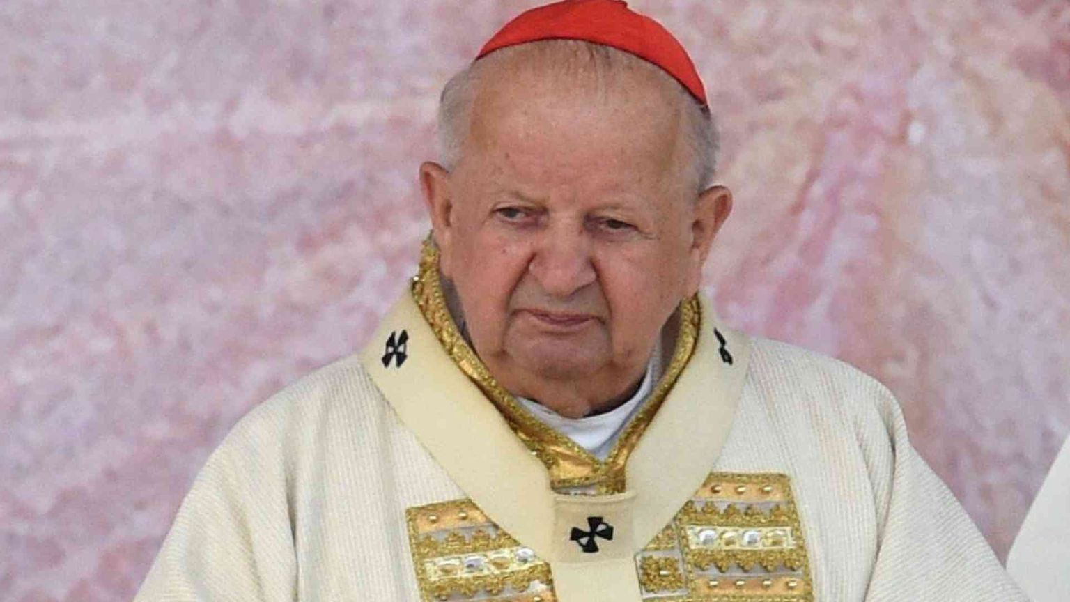 Il cardinale Dziwisz: in tv contro di me calunnie infamanti