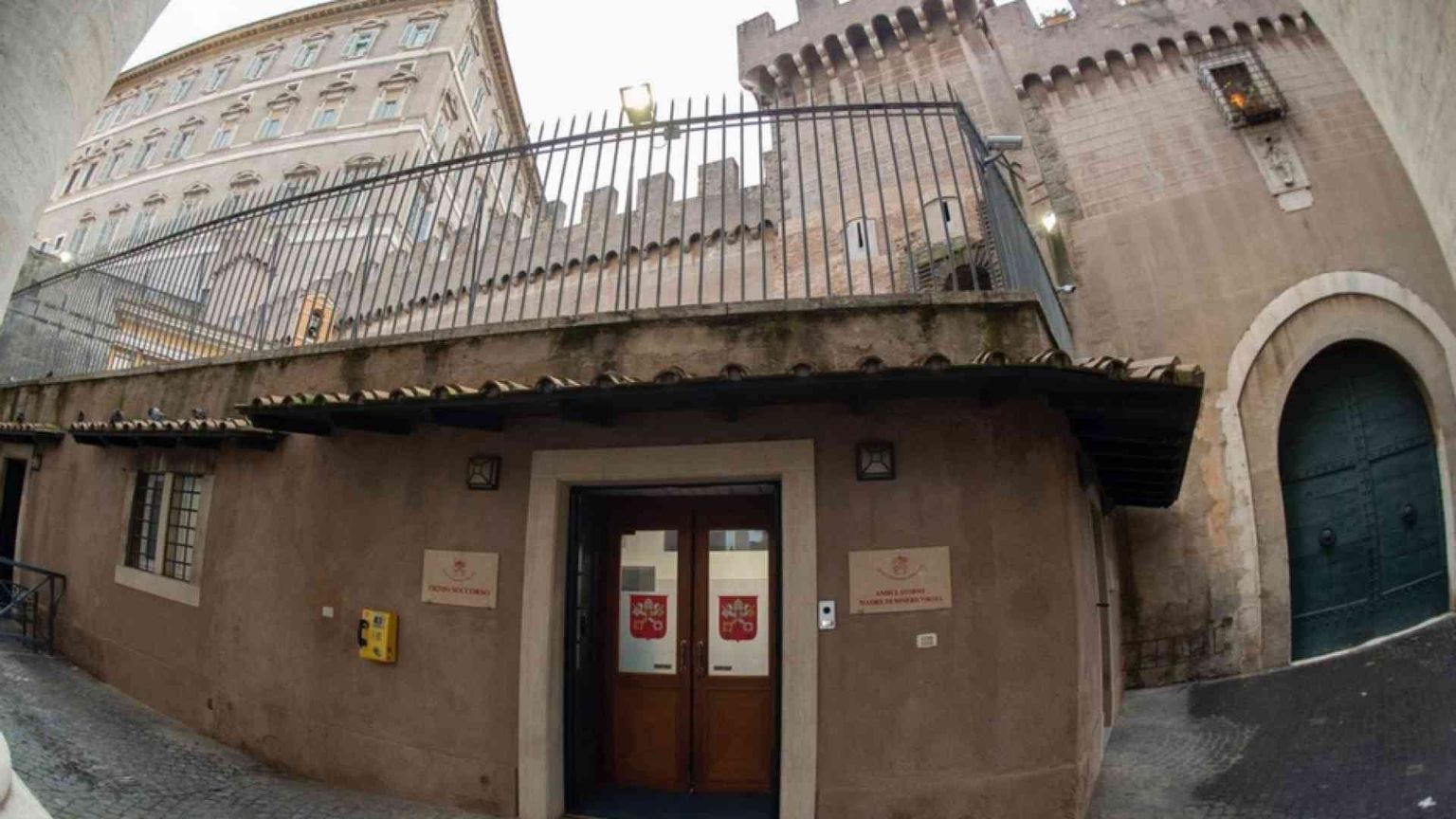 Nell'ambulatorio vaticano tamponi gratis per poveri. E il 15 Messa col Papa