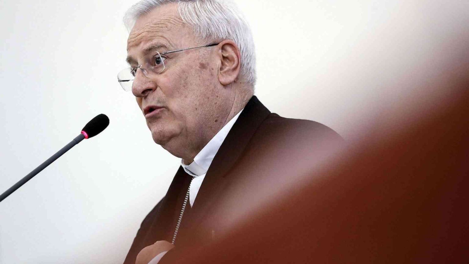 Migliora il cardinale Bassetti. Trascorrerà la convalescenza al Gemelli