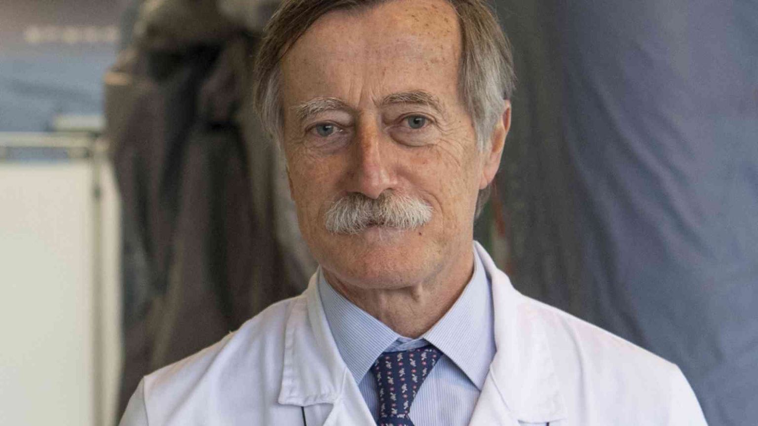 L'infettivologo Andreoni: tempi lunghi per la distribuzione