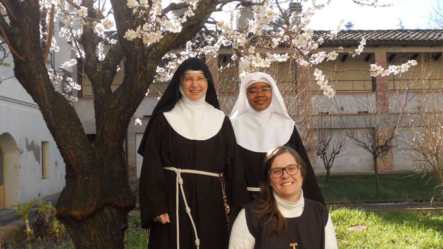 La preghiera dei monaci e delle monache sostiene il mondo