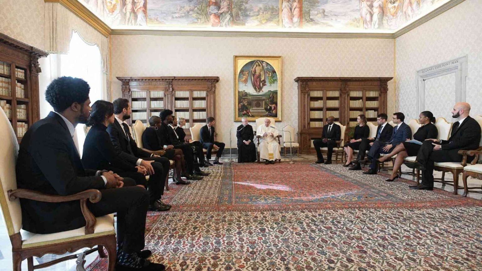 Le star dell'Nba da papa Francesco: un canestro contro il razzismo