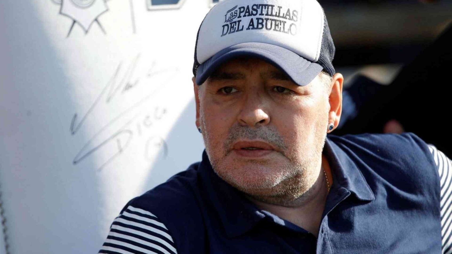 Addio al Pibe de Oro, il calcio mondiale piange Maradona