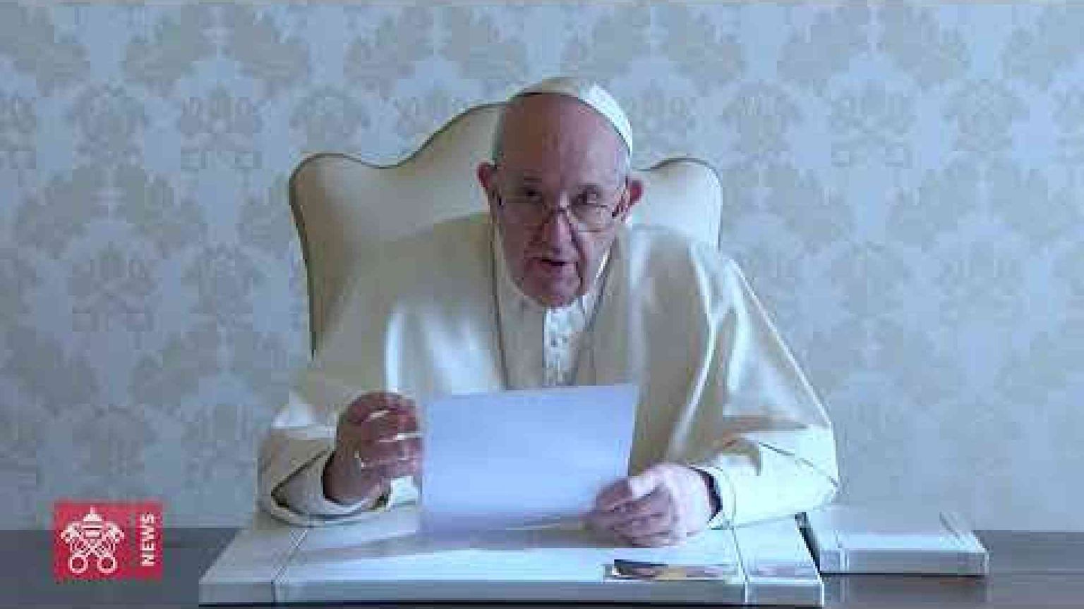 Papa Francesco ai giovani: diffondete il Vangelo anche con i social