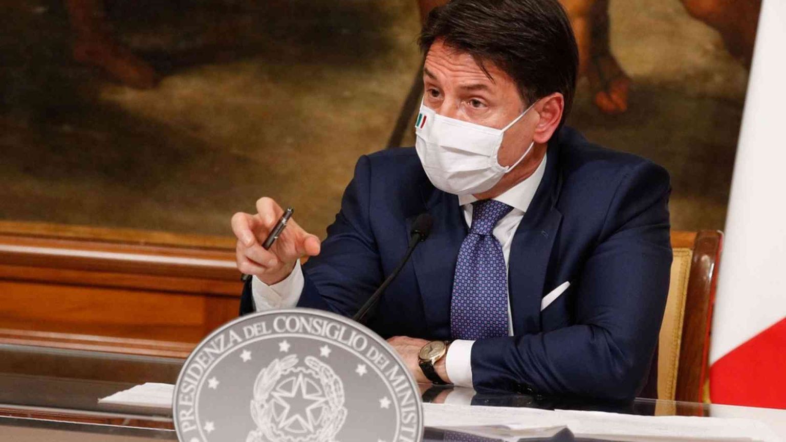 Il premier Conte: non abbassiamo la guardia verso il Natale