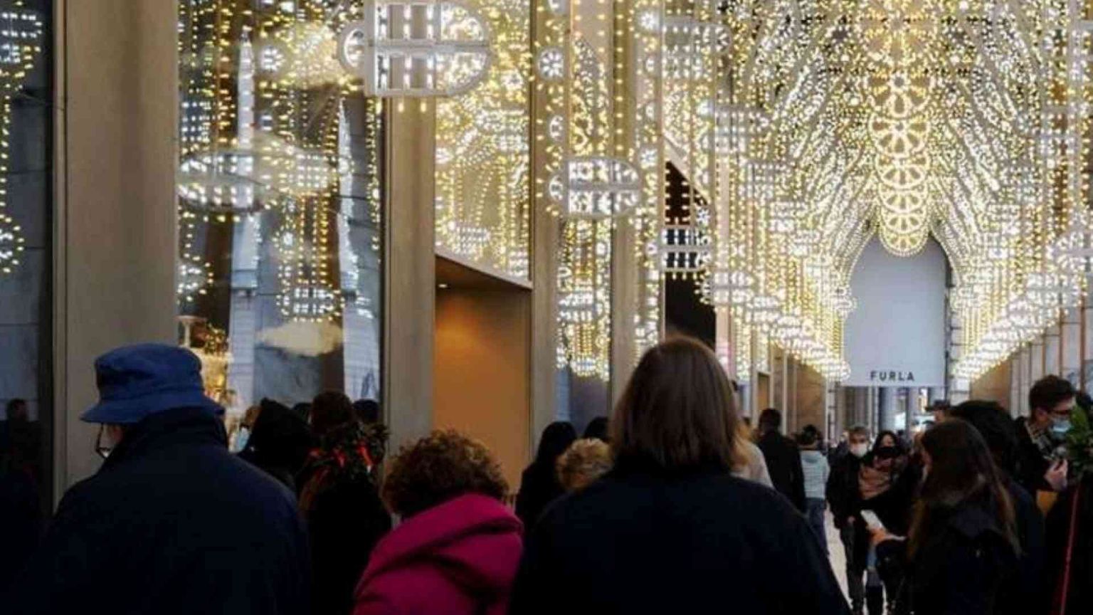 Conte firma il Dpcm. Stretta sulle feste di Natale (IL TESTO)