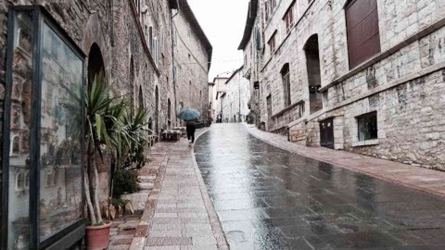 Assisi è rimasta senza pellegrini. «Il governo ci aiuti o scompariremo»