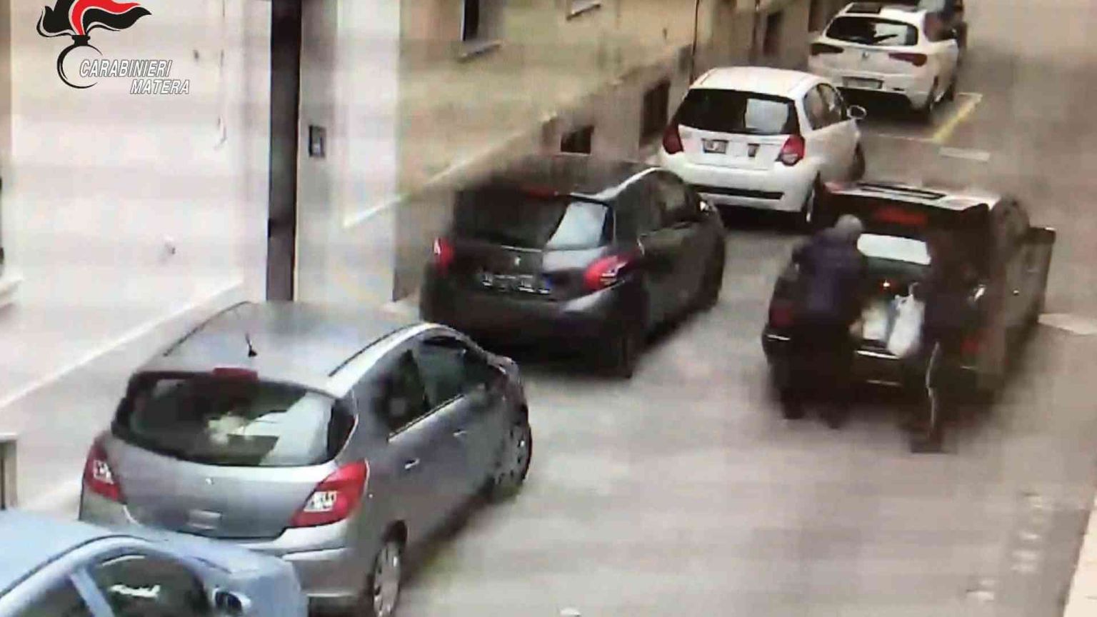 Facevano prostituire ragazze cinesi in un appartamento: in manette 4 persone