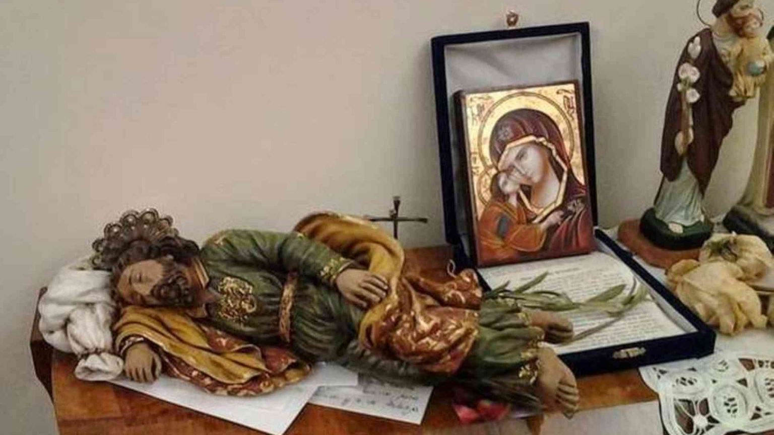 La devozione e l’affidamento di papa Francesco a san Giuseppe «dormiente»