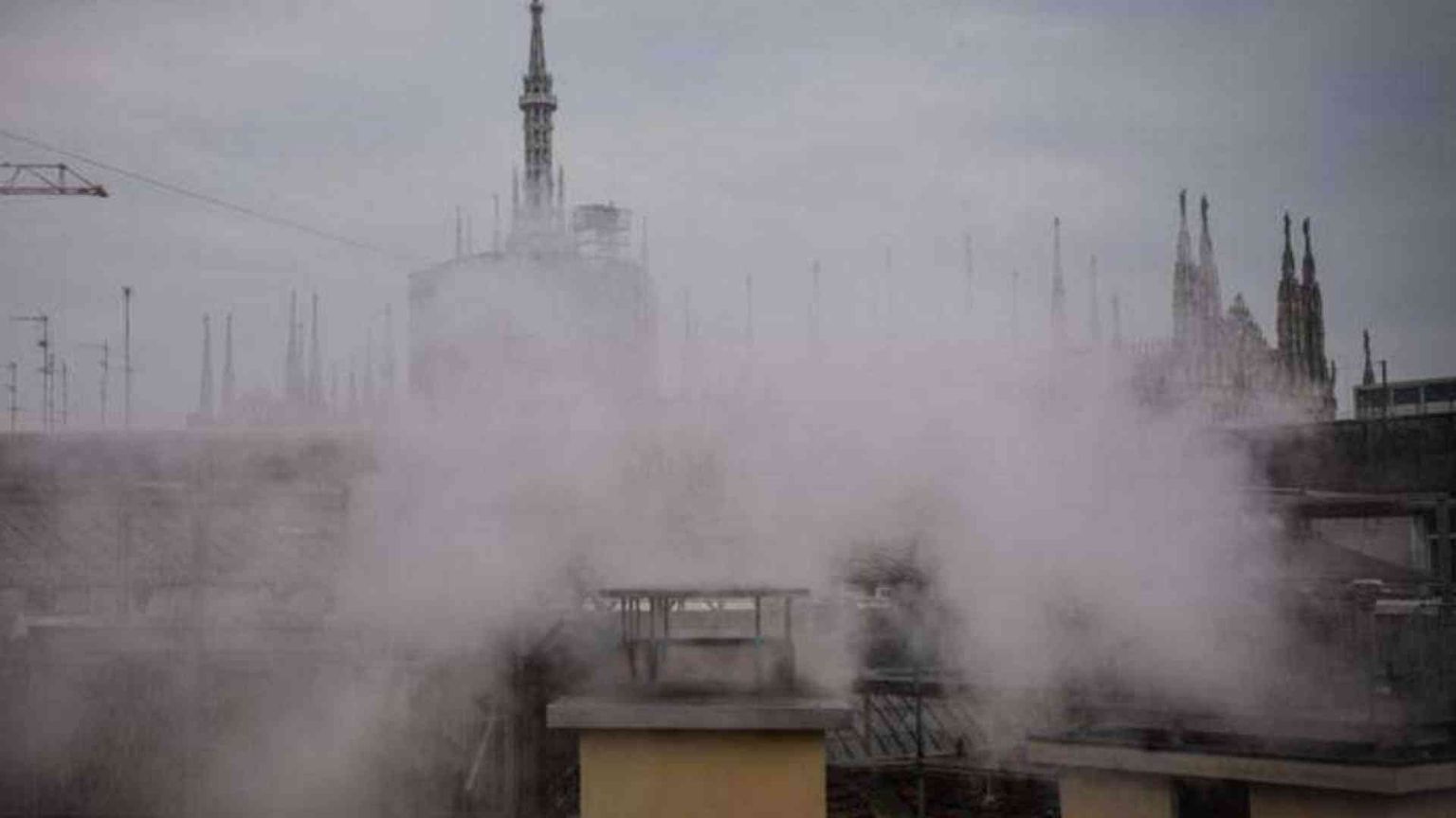 Intesa al summit Ue per il taglio del 55% delle emissioni entro il 2030