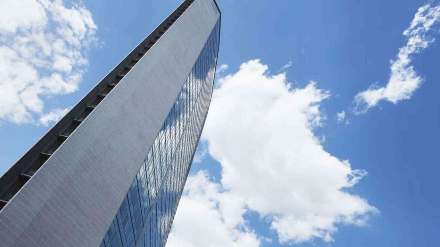 Il grattacielo Pirelli di Gio Ponti: dove si specchia l’Italia industriale