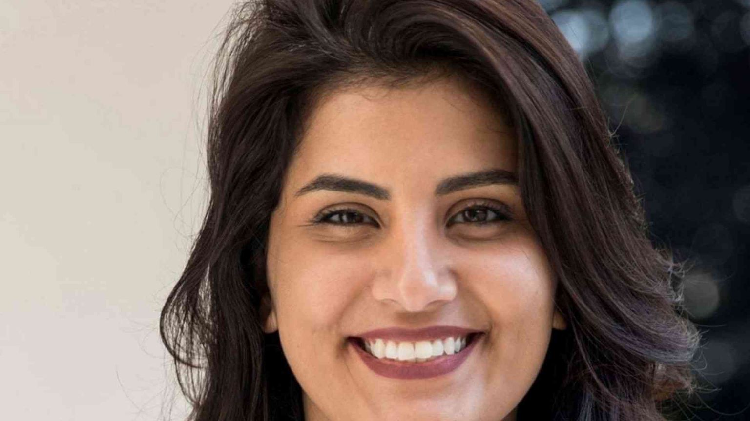 Guidò l'auto: l'attivista Loujain al-Hathloul condannata a 5 anni