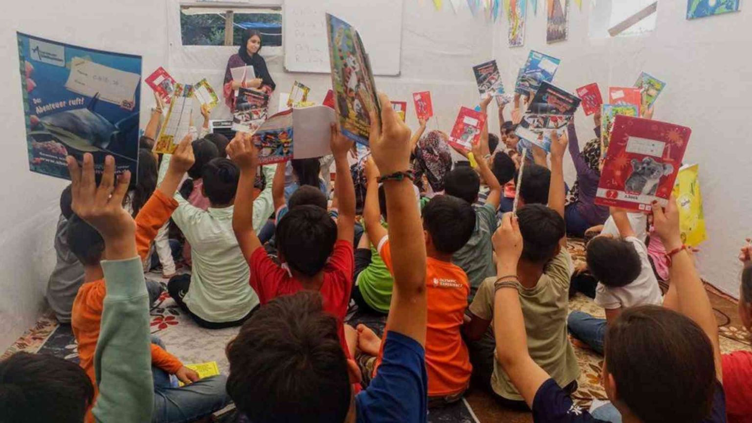 A Lesbo, tra i bimbi di Kara Tepe. «Lezioni per poter sopravvivere»