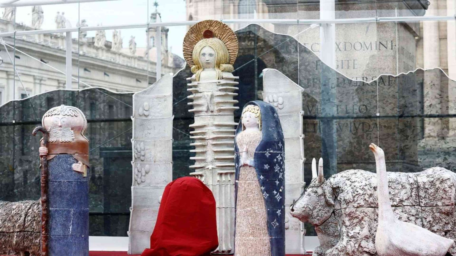 Da Greccio a piazza San Pietro, anche noi dentro il presepe