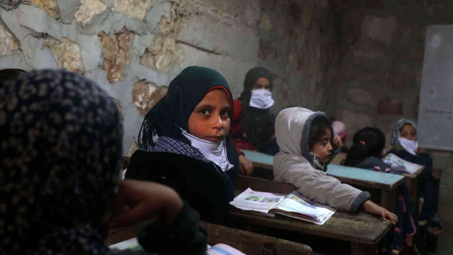 Intere regioni della Siria allo stremo. E il contagio esplode nel nord-ovest