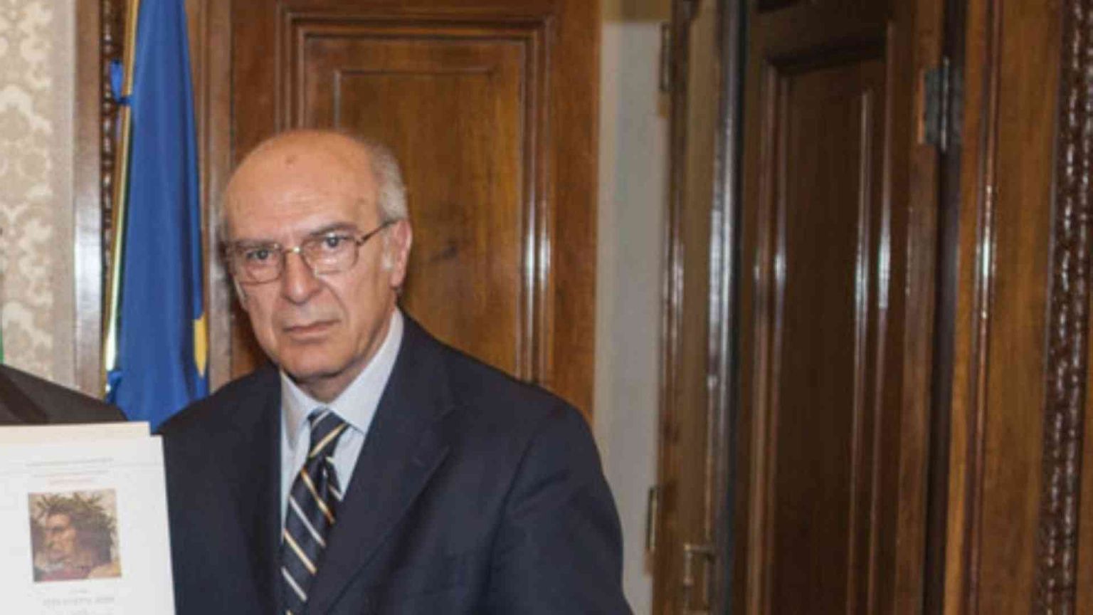 Un vero alloro per Dante è cosa dovuta e buona