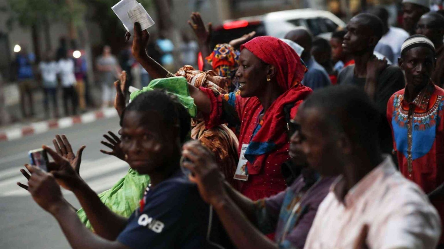 Il duro pugno degli autocrati e l'afrodemocrazia possibile