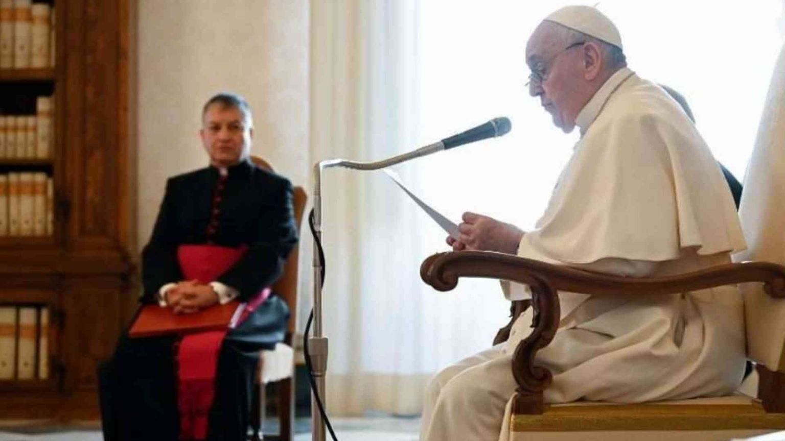 Il Papa: nel futuro del mondo e nelle speranze della Chiesa ci sono i piccoli