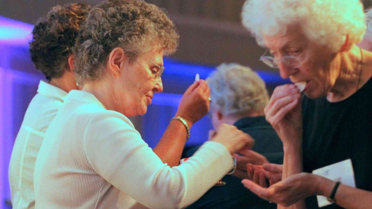 Donne al servizio della liturgia. Protagoniste in chiesa