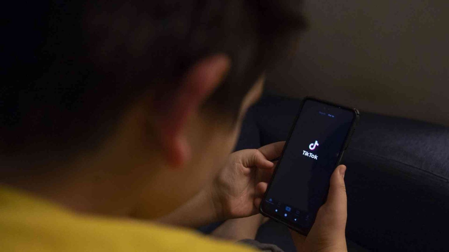 I divieti non risolvono. Presenza e consigli, al web ci si allena insieme