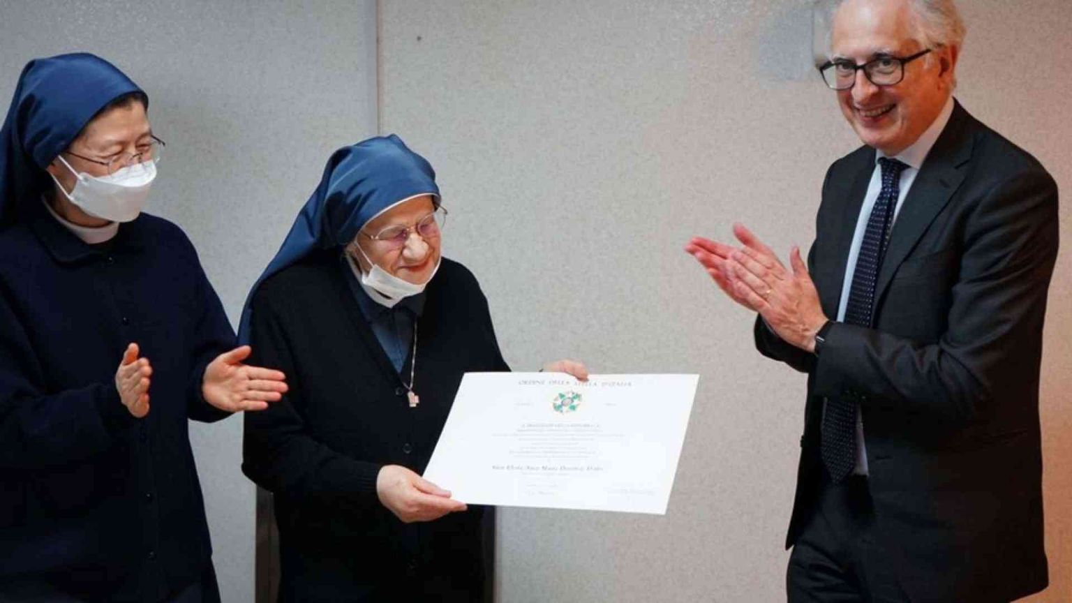 Suor Maria Dorotea D'Oto diventa «ufficiale della Stella d'oro»