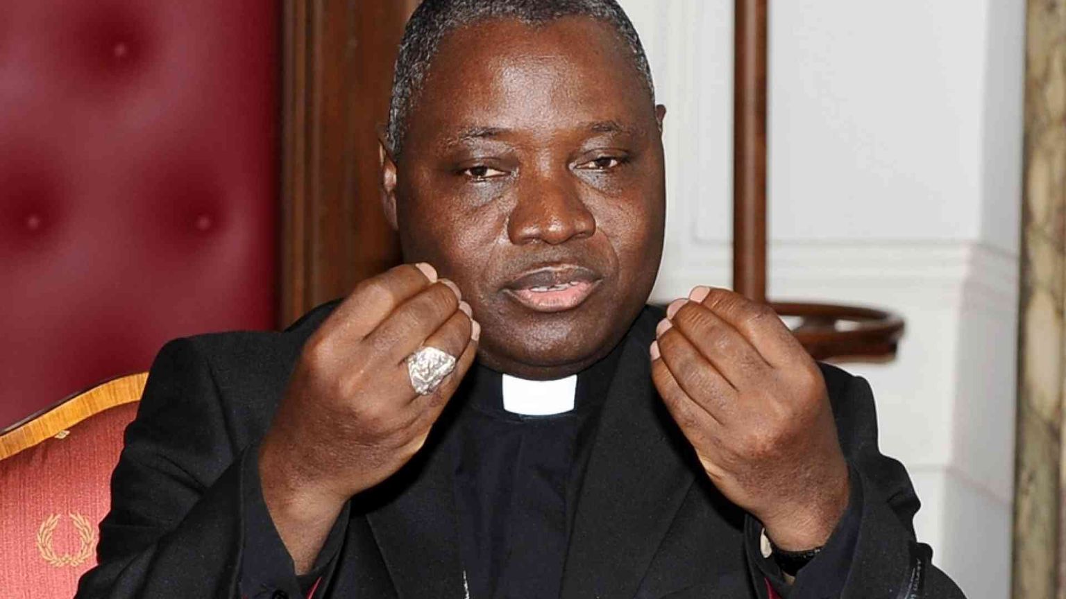 I vescovi: non pagheremo riscatti per i preti rapiti. Libere alcune ragazze