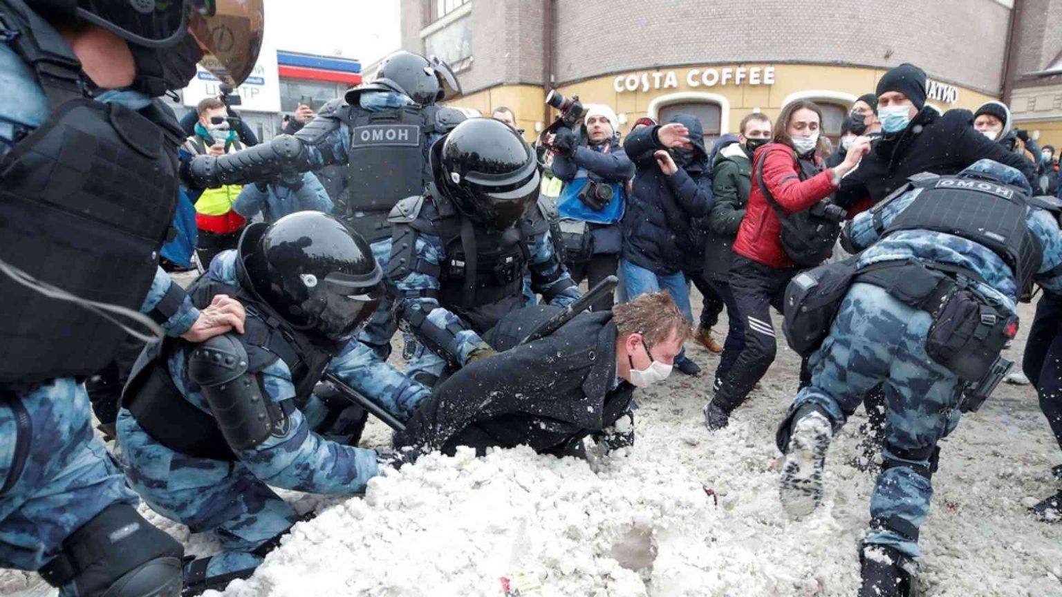 5mila arresti tra i manifestanti pro-Navalny. Usa e Ue condannano le violenze