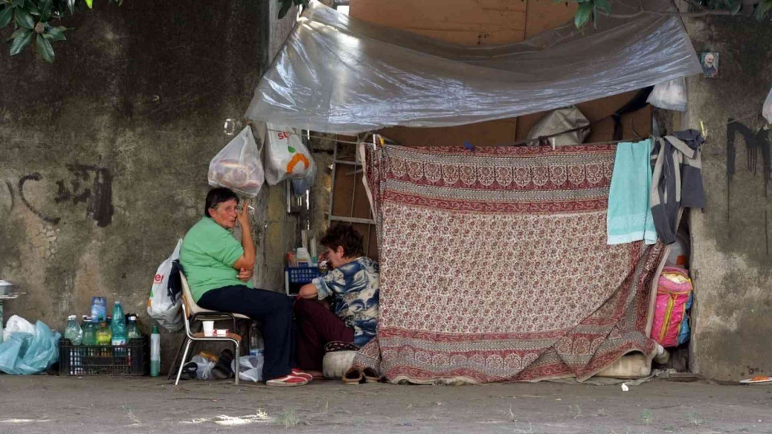 Sicilia e Campania le regioni europee con più povertà