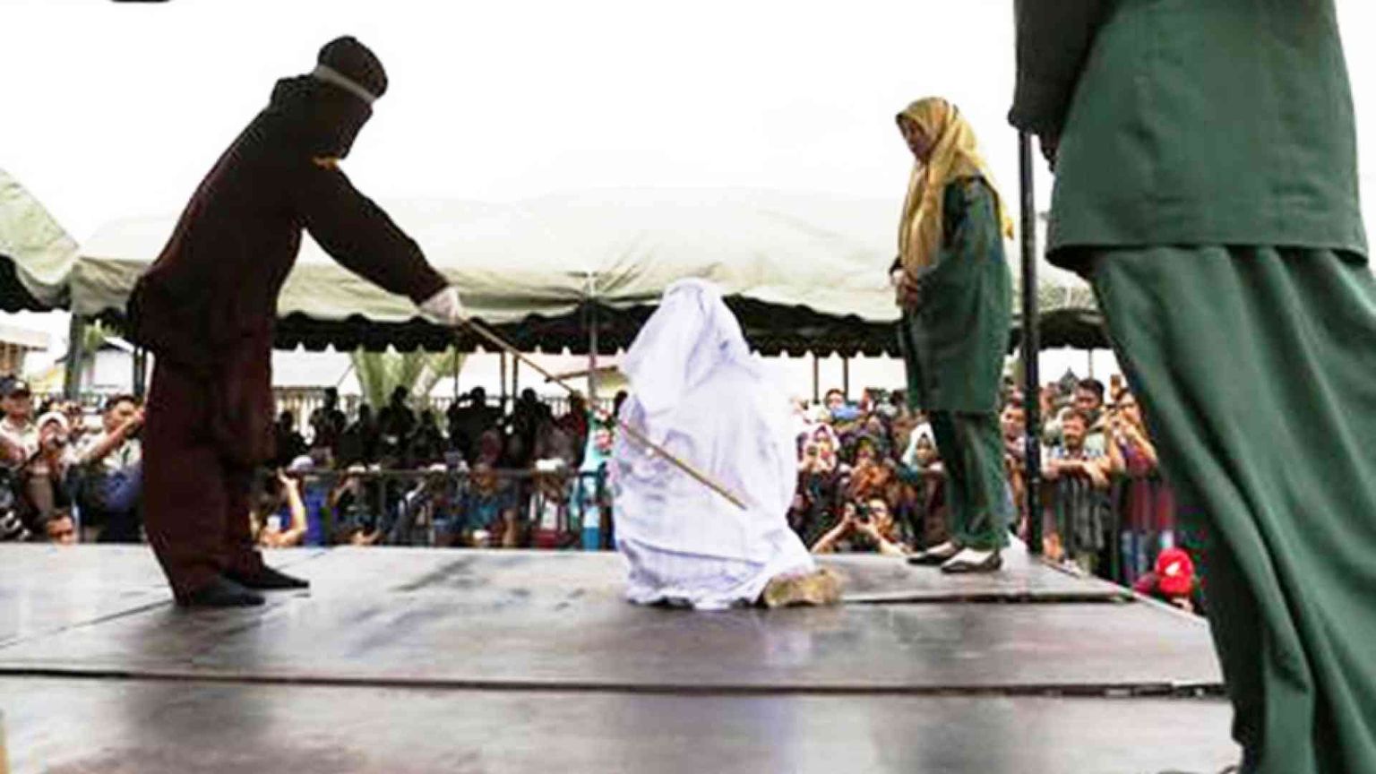 Nella provincia di Aceh, 40 frustate a due cristiani in base Sharia