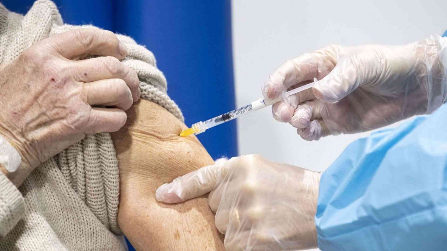 Vaticano, possibili provvedimenti per chi non si vaccina