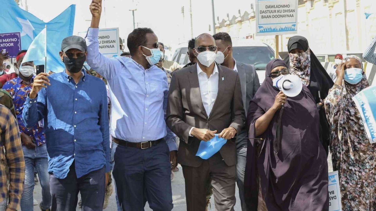 Somalia sull'orlo del caos. La polizia spara sui cortei