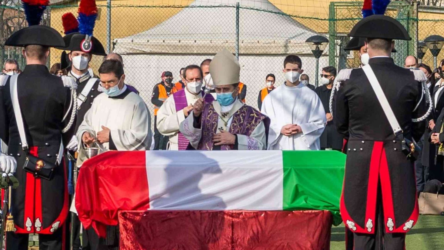 Monsignor Delpini: «E Dio dirà: non piangere più, Luca» / L'omelia