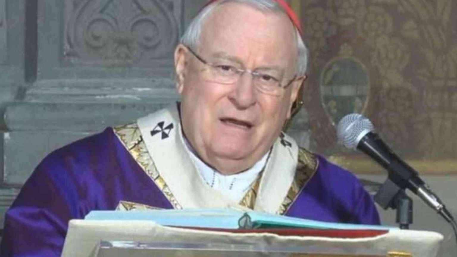 Il cardinale Bassetti celebra la Messa per le vittime della pandemia
