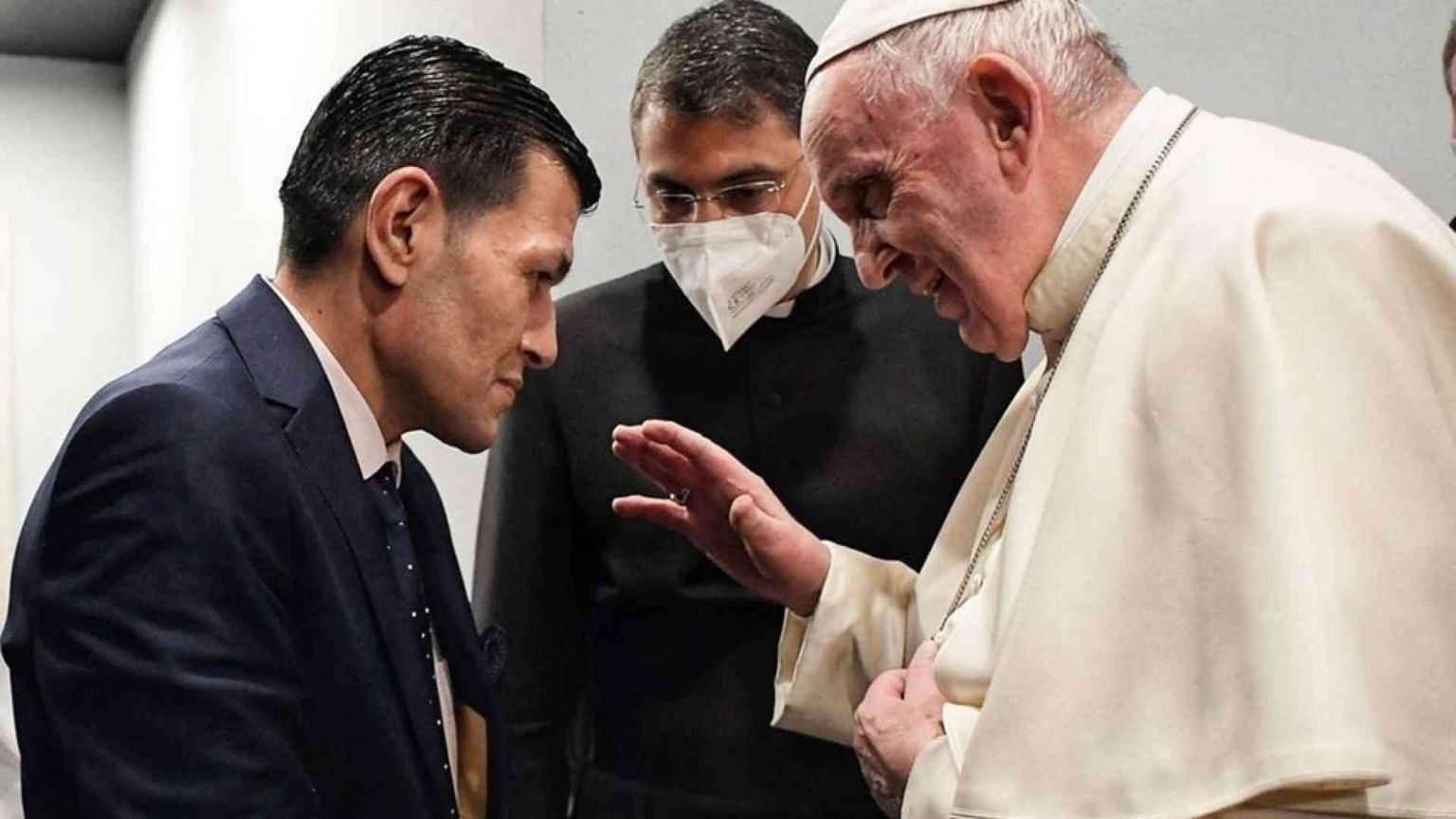 Papa Francesco incontra il padre di Alan Kurdi a Erbil