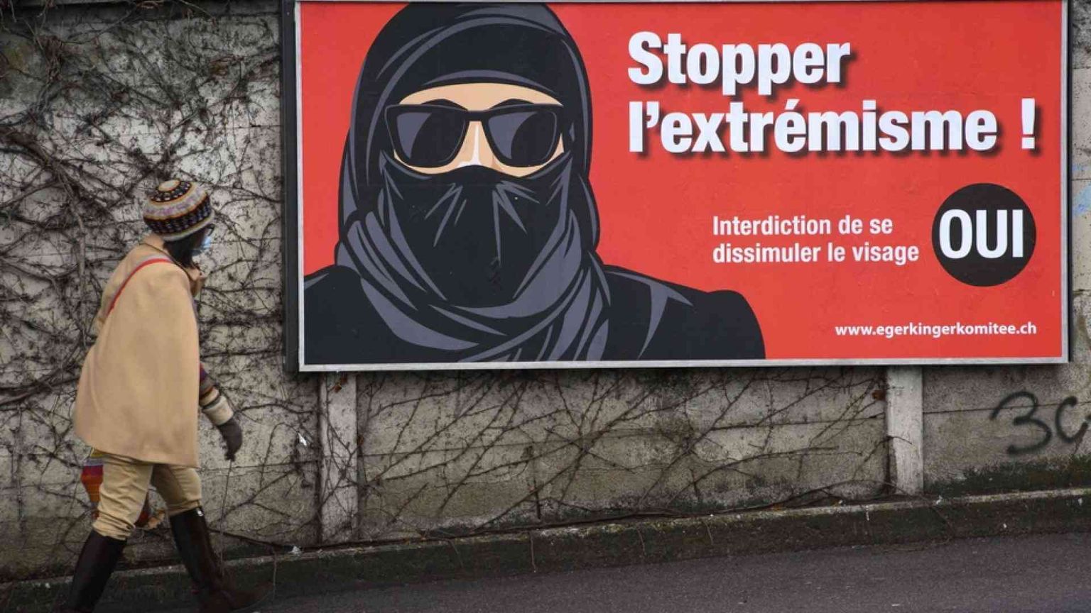 Il bis della Svizzera, dopo i minareti il «no» anche al burqa