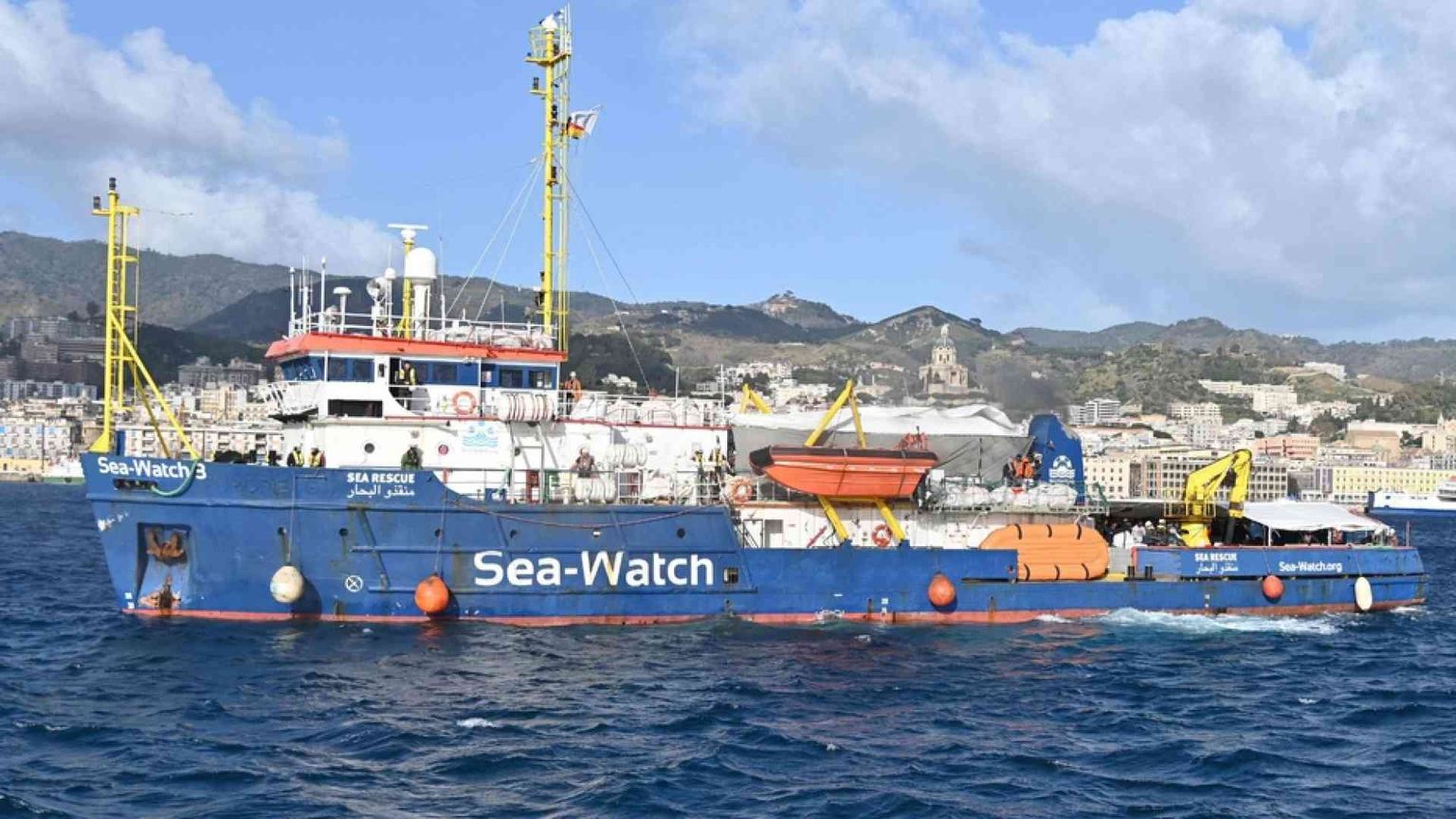Nuovo fermo amministrativo per la Sea Watch 3. Trasportava “troppi” naufraghi