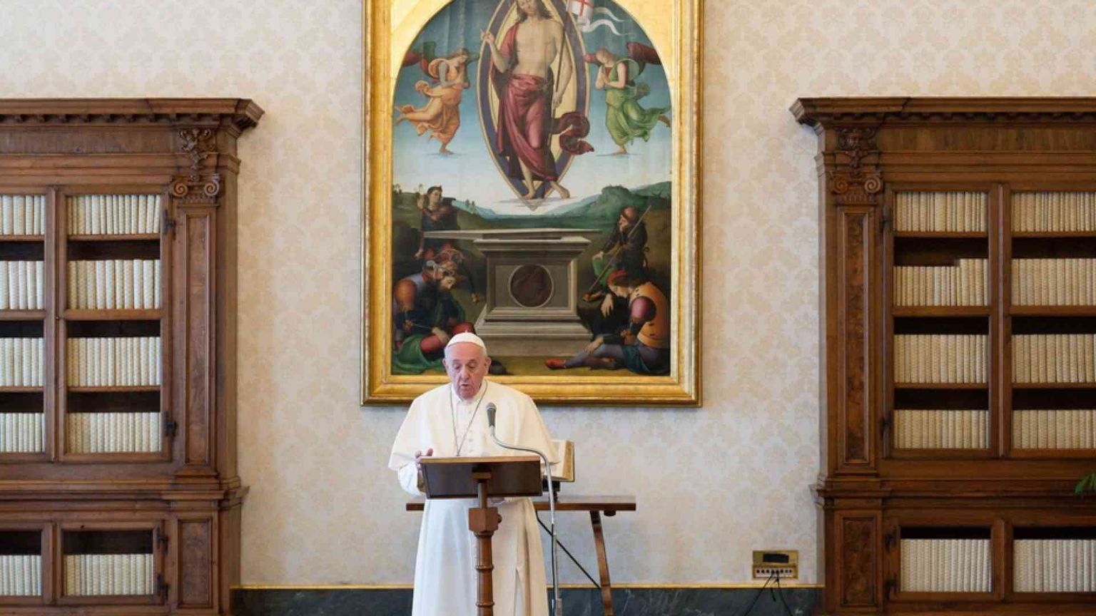 Francesco: chi vuole vedere Gesù, guardi la croce