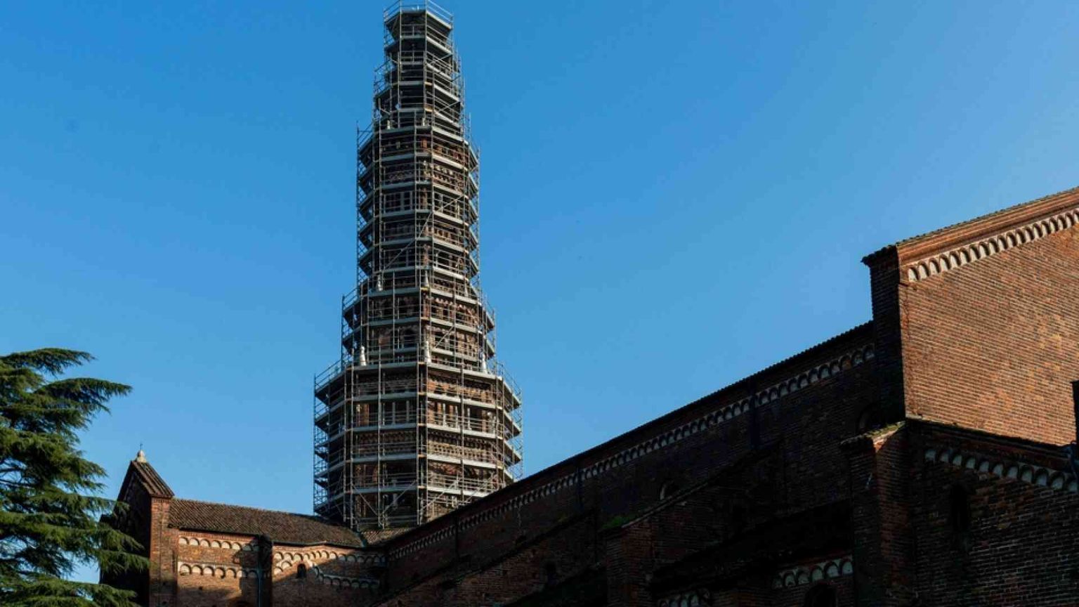 Monastero di Chiaravalle, un cantiere per salvare l’antica torre campanaria