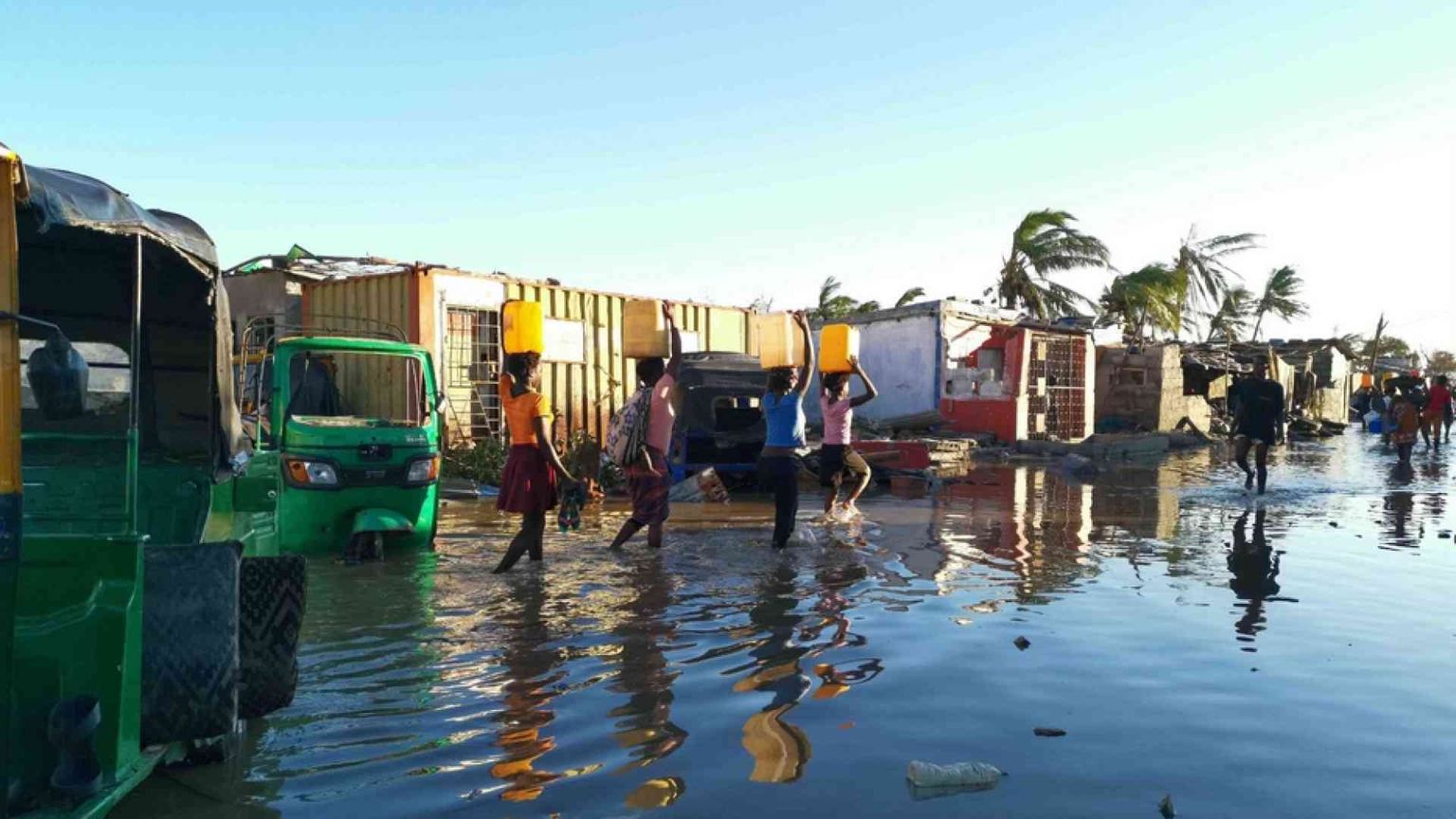 Papa Francesco: il mondo non può ignorare 254 milioni di sfollati del clima