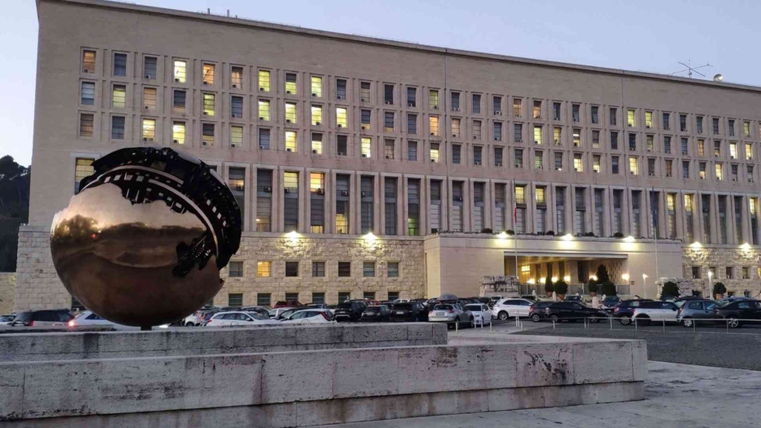 L'ufficiale spia che parlava con Mosca. Dopo l'arresto è scontro Italia-Russia