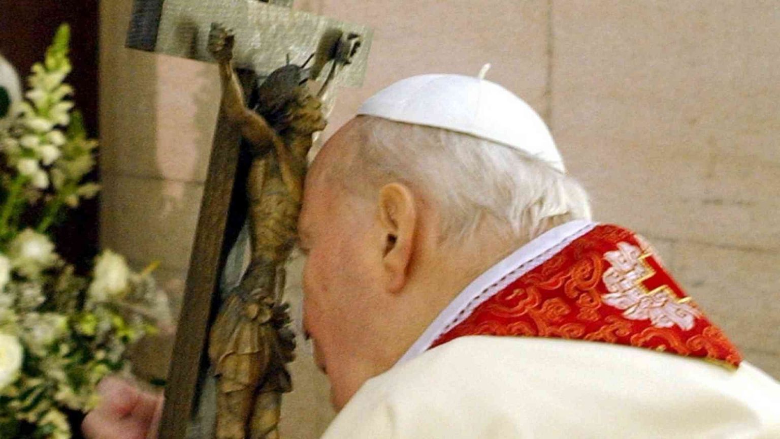 Papa Wojtyla, i segni della croce e la coincidenza del Venerdì Santo