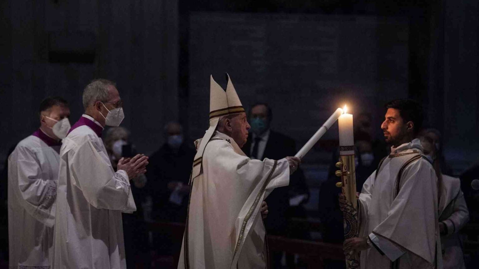 Il Papa: «Si può sempre ricominciare. Anche dalla pandemia»