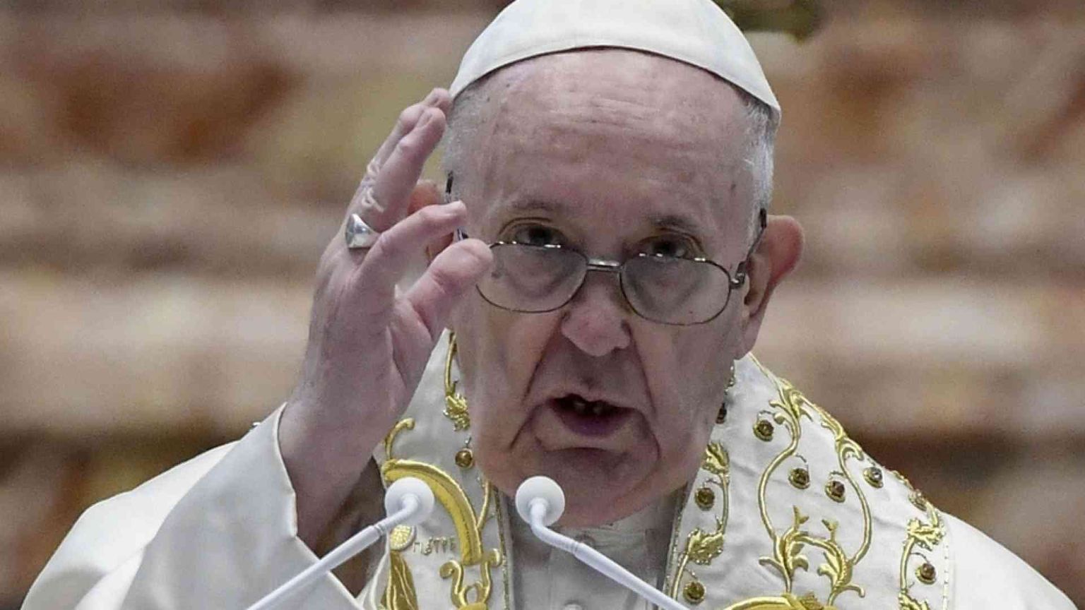 Il Papa: la Pasqua aiuti a vincere la mentalità della guerra