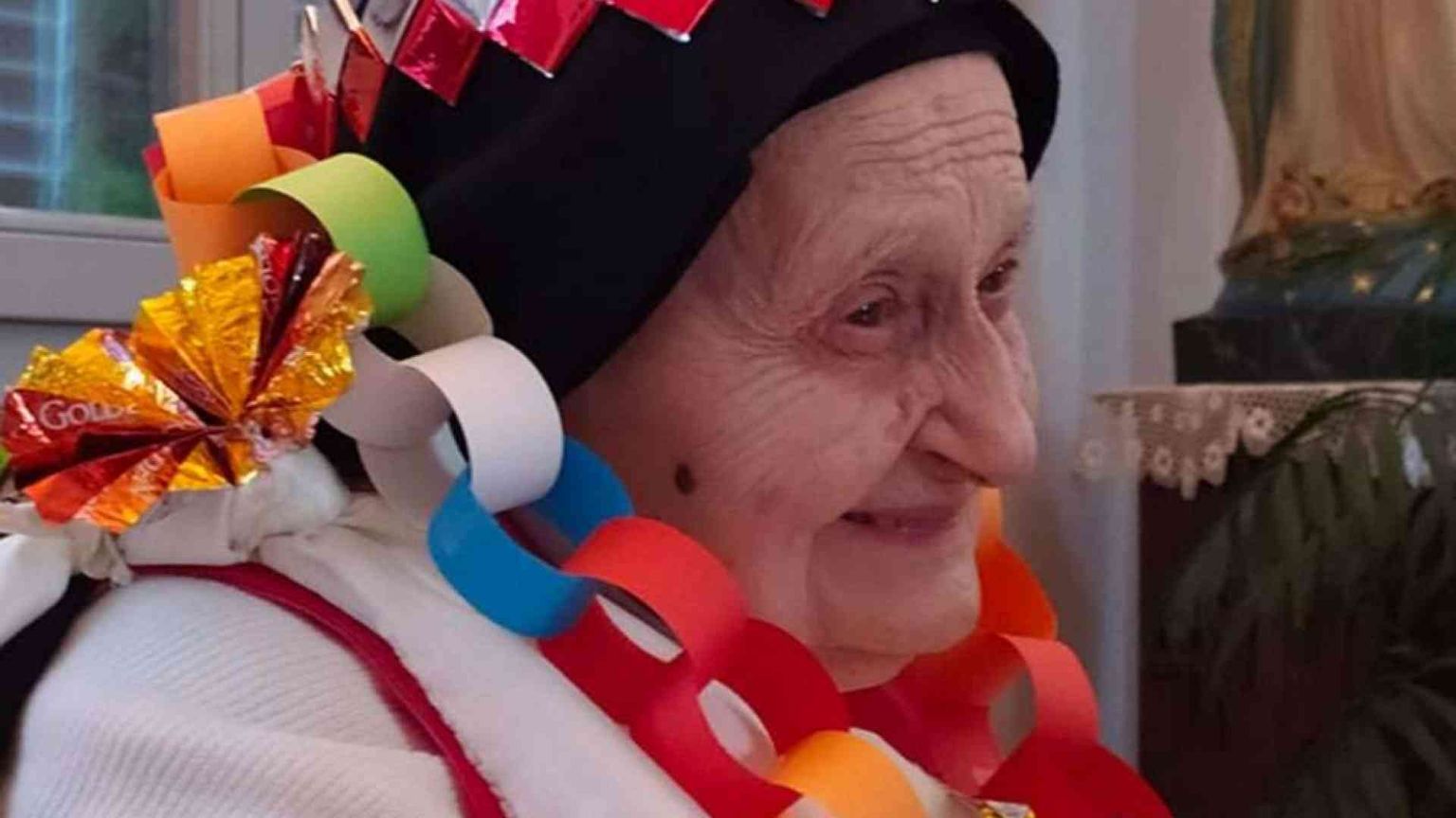 Suor Anna Maria vaccinata a 101 anni: ogni giorno prego e ringrazio Dio
