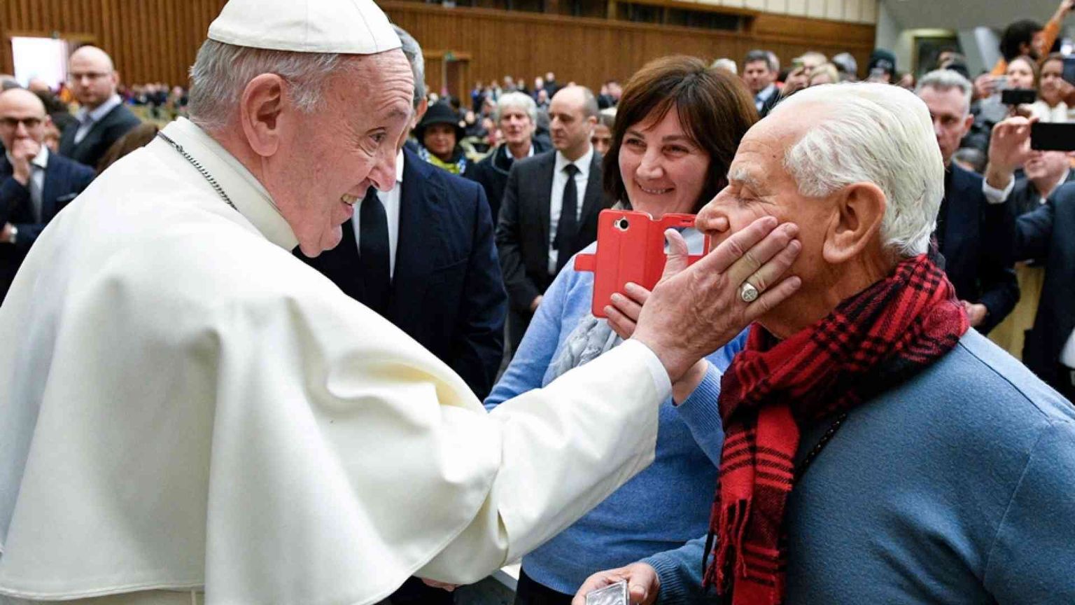 Il 25 luglio prima Giornata dei nonni. "Io sono con te tutti i giorni"