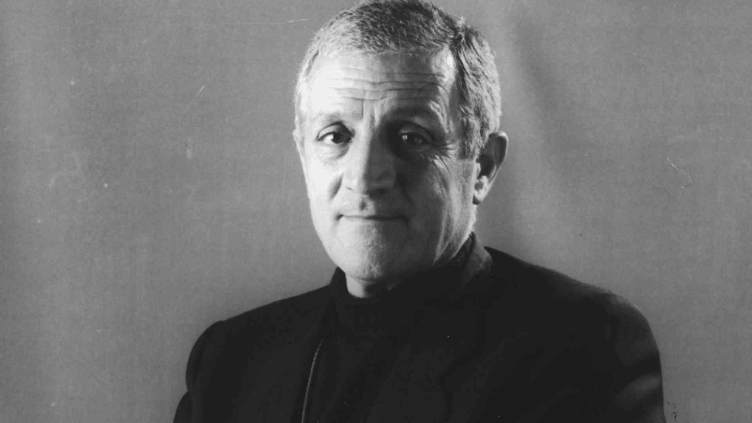 28 anni fa la morte di don Tonino Bello, un sorriso scolpito nel cuore