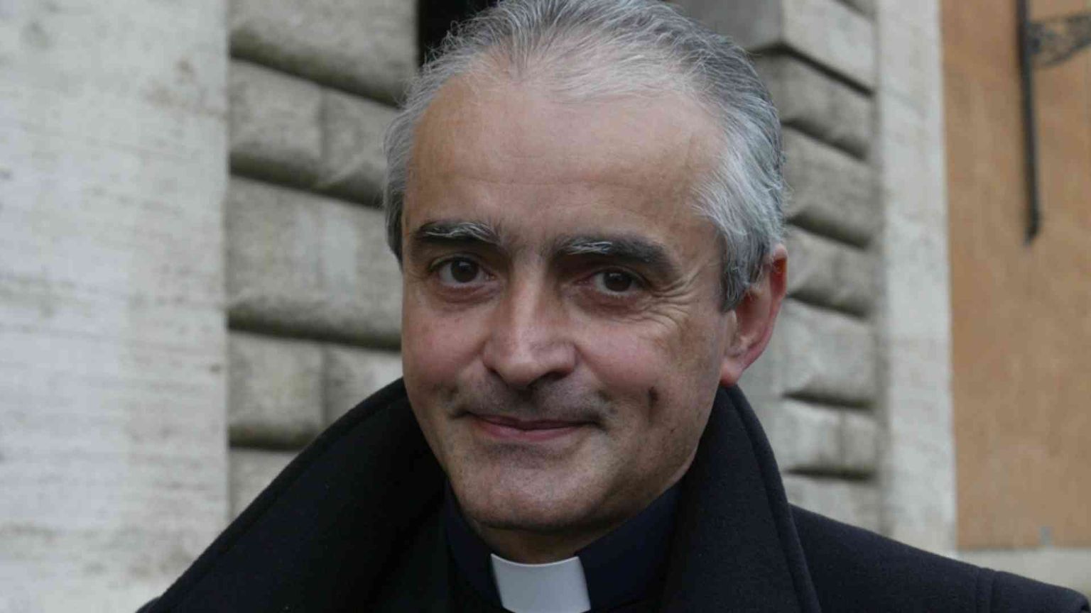 L'omicidio di Avellino, il vescovo alla città: «Quel sangue ci interroga»