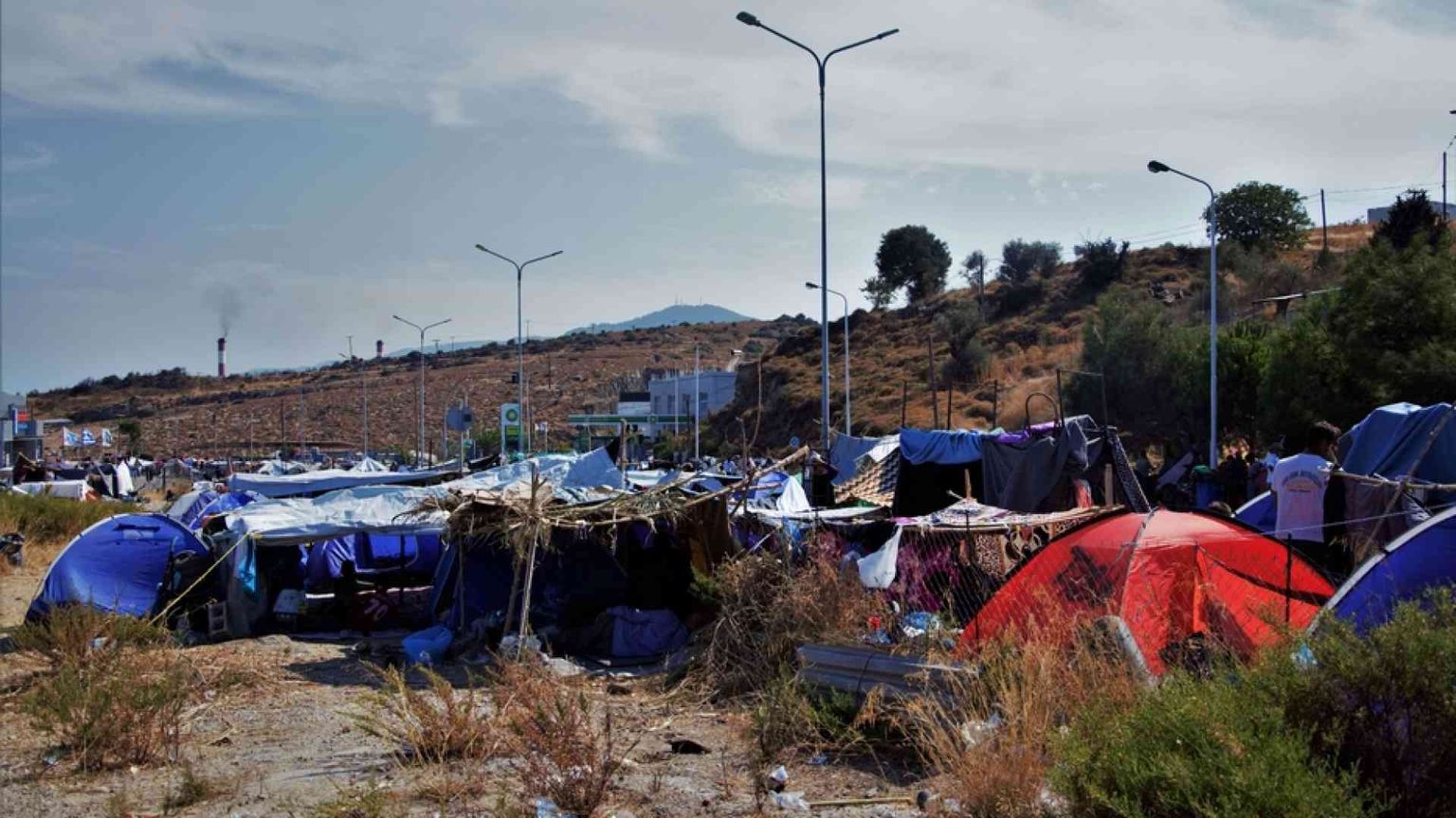 Grecia, respingimenti illegali e campi lager per i profughi. Appello alla Ue